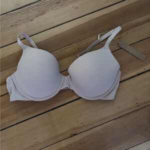 SKIMS Fits Everybody T-shirt Demi Bra